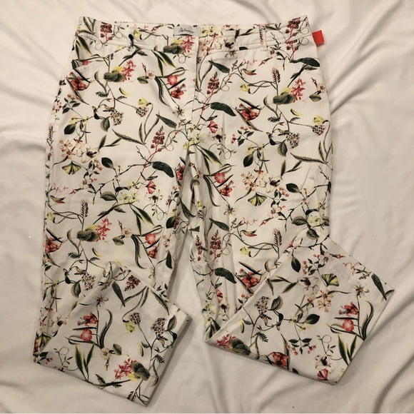 Reitmans floral capris - Picture 1 of 7
